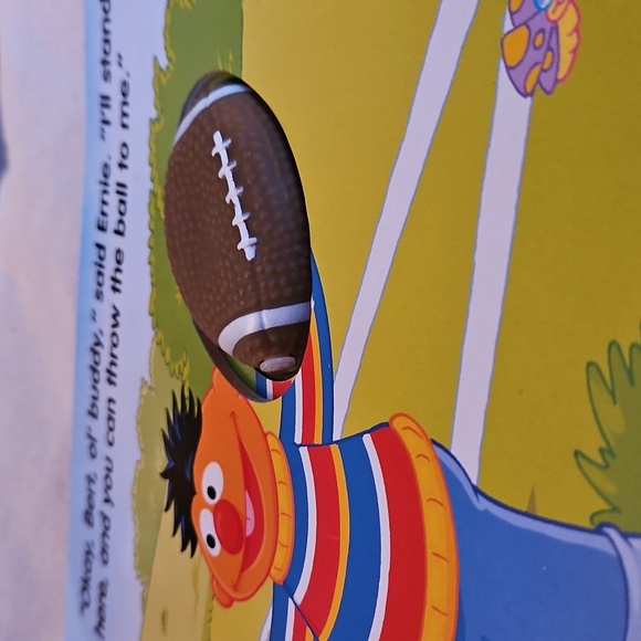 Sesame Street Ernie's Touchdown Book - Picture 4 of 9